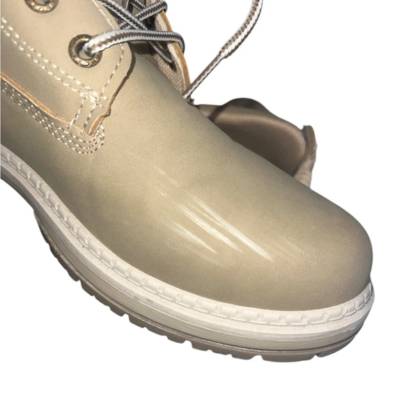 Tan Winter Boots - Picture 4 of 5